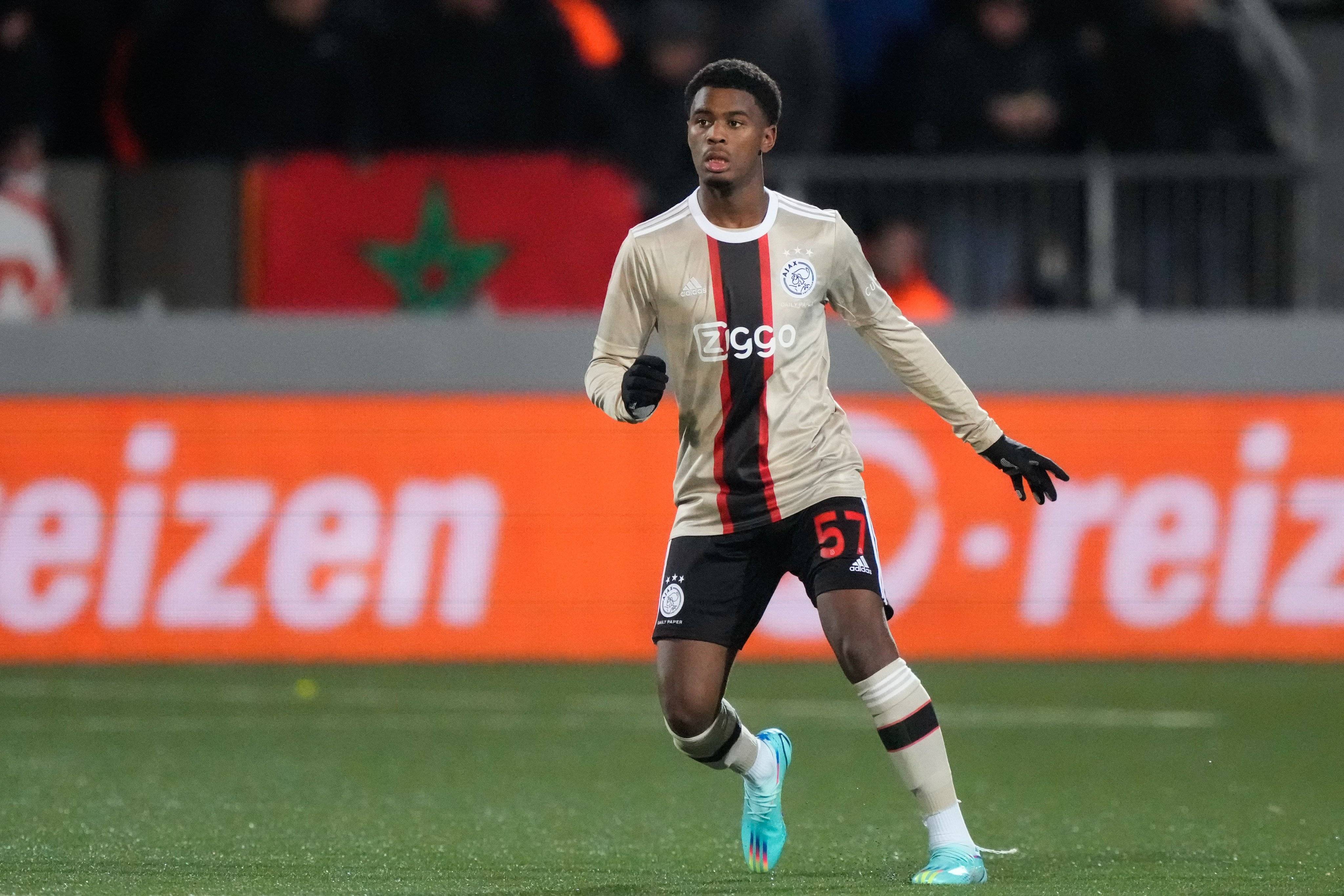 关于阿贾克斯靠近年最佳，欧冠之路广阔的信息