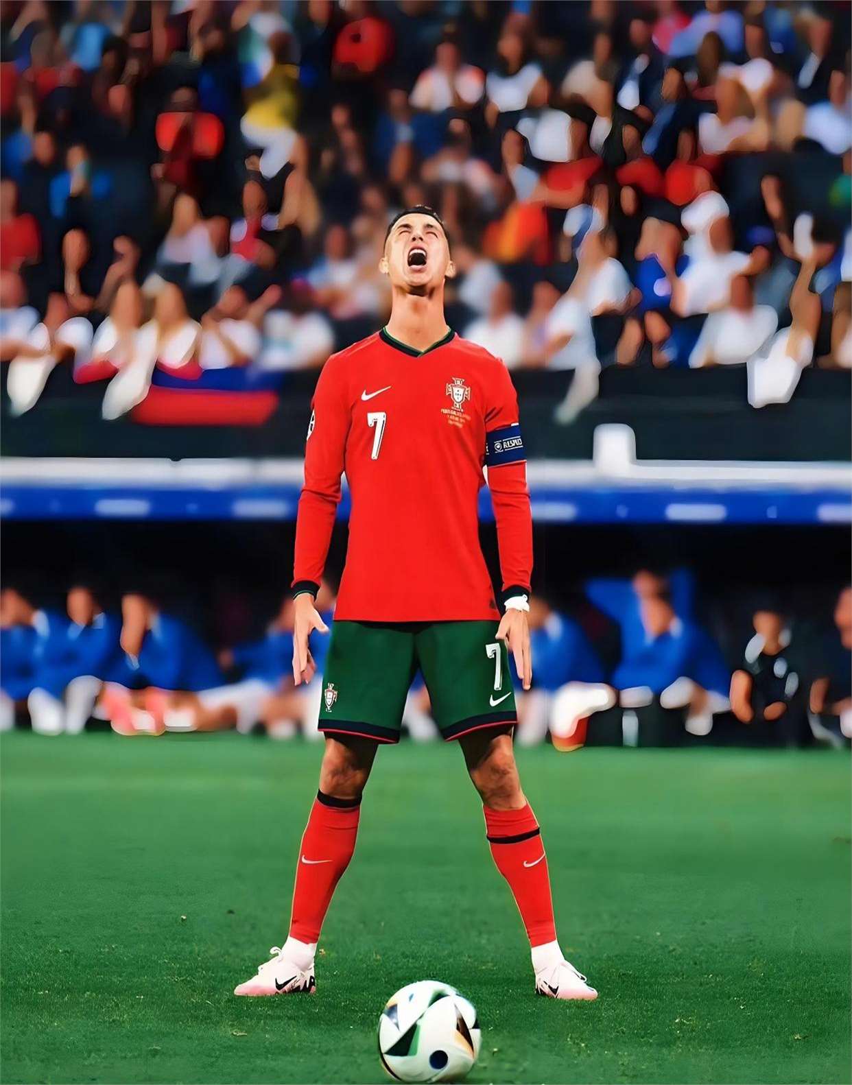 包含C罗离别利雅得，将飞往何方谱写新篇章？的词条