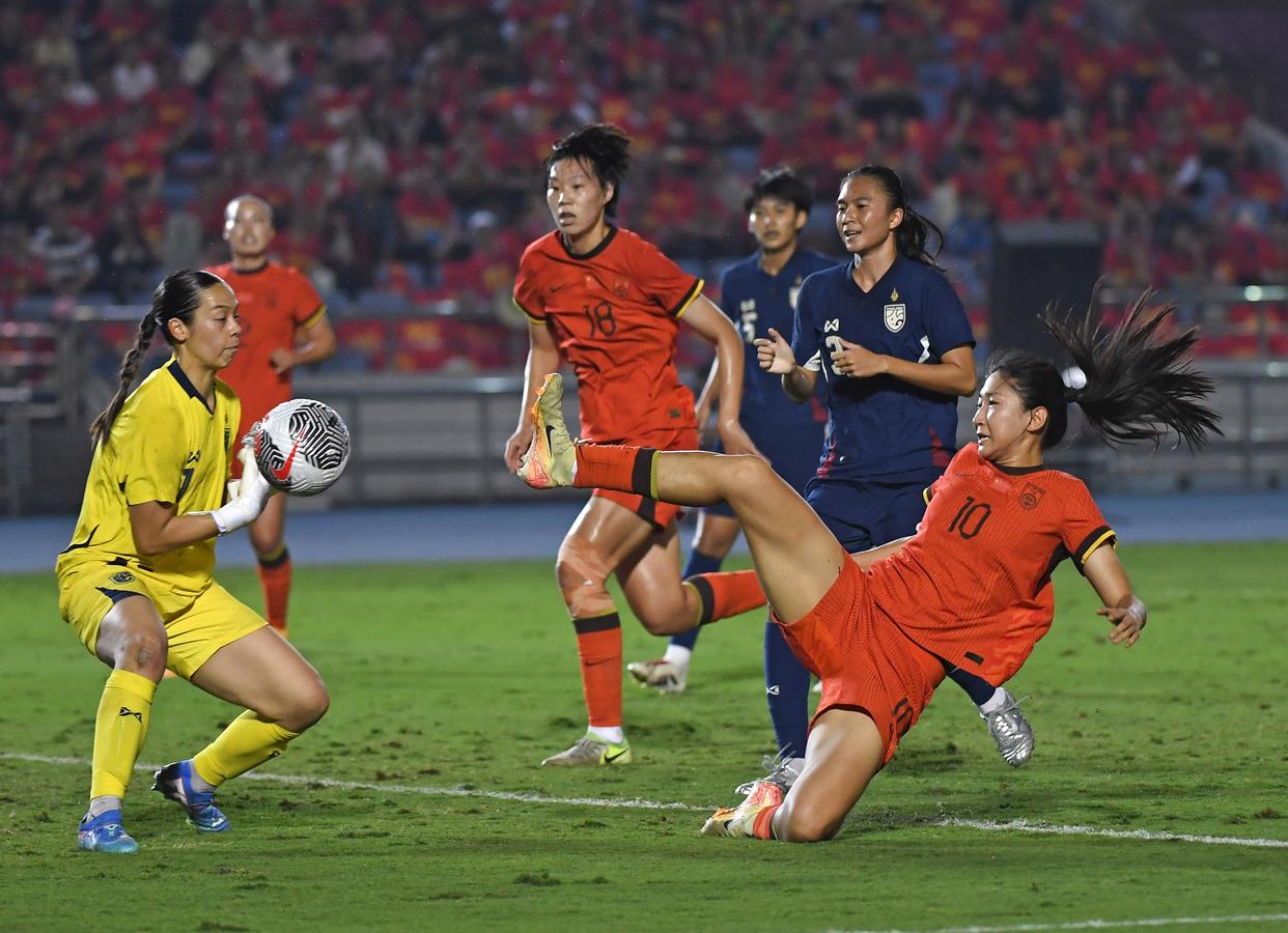 中国队在国际女足大赛中再创佳绩