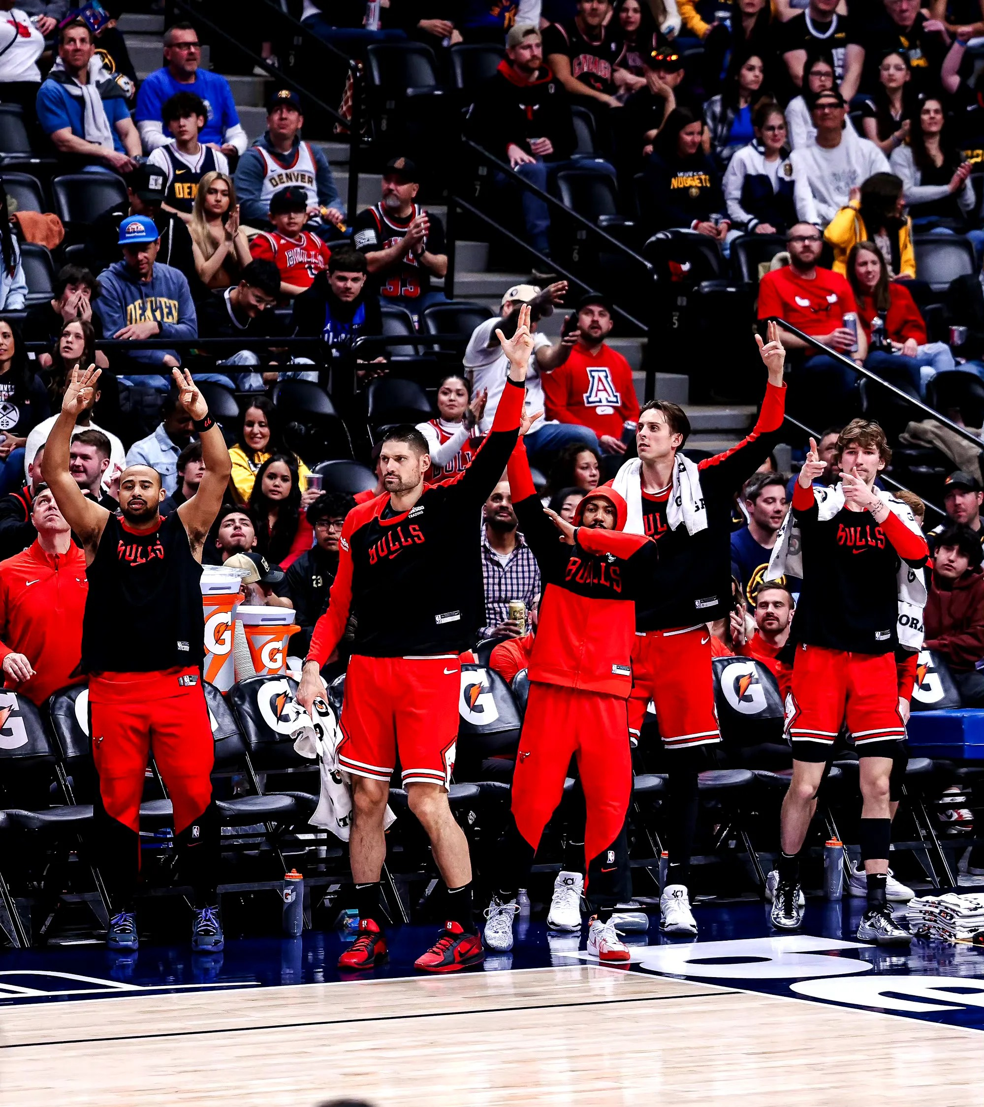 公牛负于篮网，拉文弃赛