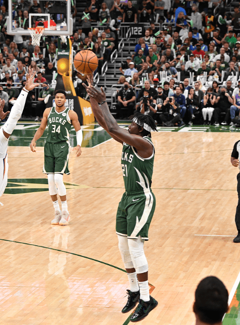 包含猛龙大胜雄鹿，帕斯卡尔贡献33分的词条